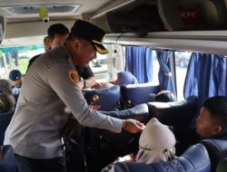 Polres Pelabuhan Tanjung Priok, Cek Urine, Kesehatan Terhadap Sopir  Mudik Gratis KB-SI.P Bersama Pelindo