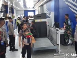 Personil Polres Pelabuhan Tanjung Priok, Ikut Serta Proses Debarkasi Kapal KM Tidar Yang Baru Tiba di Pelabuhan