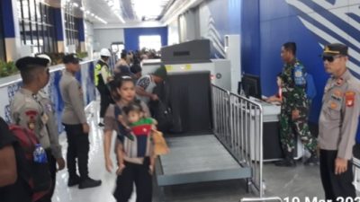 Personil Polres Pelabuhan Tanjung Priok, Ikut Serta Proses Debarkasi Kapal KM Tidar Yang Baru Tiba di Pelabuhan