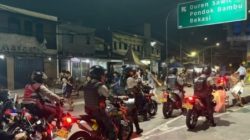 Patroli Brimob Metro Jaya Sisir Kawasan Bassura – BKT Saat Sahur Terakhir dibulan Ramadan