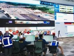 Tinjau Jasa Marga Command Center, Kapolri Pastikan Penanganan Arus Balik Berjalan Lancar dan Aman