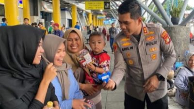 Pengamanan Humanis Embarkasi KM Kelud di Tanjung Priok Berjalan Aman dan Tertib