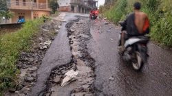 Warga Keluhkan Minimnya Perhatian Pemkab Bogor Terkait Jalan Rusak Parah di Nanggung Yang Lagi Viral