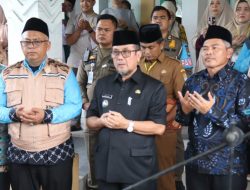 Bupati Imron Lepas Jemaah Haji Kloter 19 Kabupaten Cirebon
