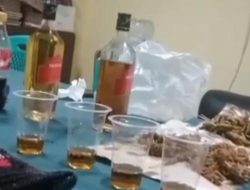 Video Diduga Anggota Polisi Pesta Miras di Kantor Polsek Baros Beredar, Publik Pertanyakan Disiplin dan Pengawasan