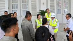 Akses Jalan Rumah Ditutup, Warga Meruya Utara Terobos Pengamanan demi Bertemu Gubernur
