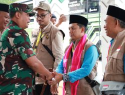 Dandim 0620/Kabupaten Cirebon Lepas 149 Calon Jemaah Haji Kloter 35, Doakan Menjadi Haji Mabrur