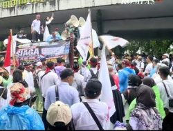 Ingatkan Janji Politik & Amanat Konstitusi, Ribuan Guru Madrasah Ketuk Pintu DPR, Kesejahteraan Kami Bukan Kemewahan, Tapi Hak Negara
