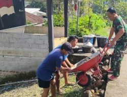 Bangun Desa, Babinsa Kodim Ponorogo Ikut Kerja Bakti Lebarkan Jalan