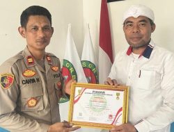 Dinilai Berhasil Jaga Kondusivitas, Kapolsek Purwasari Dianugerahi Gelar Warga Kehormatan Paguyuban Sorban 
