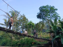 Dukung Mobilitas Warga, SatbrimobPolda Banten Revitalisasi Jembatan di Bayah