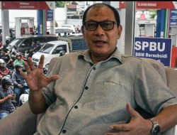 Defiyan Cori : Harga BBM Naik Komplain, Saat Harganya Turun Diam
