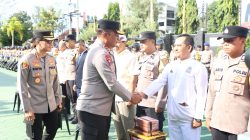 Sambut Hari Bhayangkara ke-80 Kapolda Jatim Bagikan 2.055 Kitab Suci