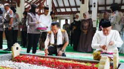Kapolri Kenang Jejak Reformasi Gus Dur Melalui Ziarah di Tebuireng Jelang Hari Bhayangkara ke- 80