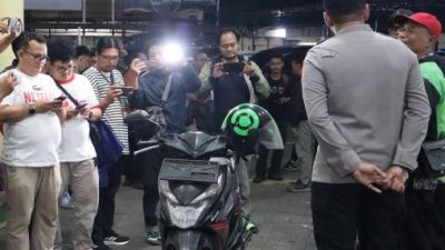 Polisi Kembalikan Motor Pengemudi Ojol Korban Penipuan di Tanjung Priok         