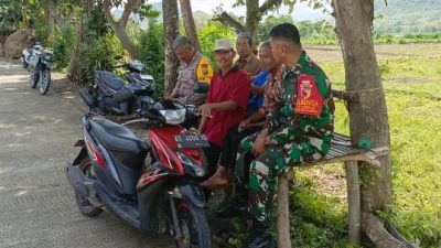 Komsos, Babinsa Kodim Ponorogo Ajak Warga Jaga Kamtibmas