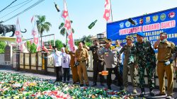 Polresta Cirebon Musnahkan Belasan Ribu Botol Miras dan Ribuan Knalpot Brong