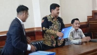 Sidang Praperadilan H.M. Zubairi Berlanjut, Pemohon Serahkan Bukti dan Hadirkan Dua Saksi