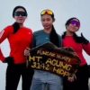 Usia 45 Bukan Alasan untuk Berhenti : Ibu Bhayangkari Tangguh Ajak 2 Putrinya Taklukkan gunung Agung