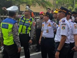 JPO Tendean Jakarta Selatan Ditabrak Truk Alat Berat, Polisi Alihkan Arus Lalu Lintas
