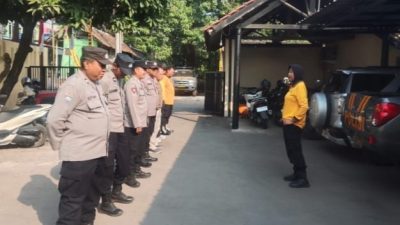 Tanamkan Kedisiplinan dan Semangat Pengabdian, Kapolsek Ciwaringin Pimpin Apel Pagi dan Serah Terima Jaga