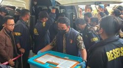 Polri Serahkan Tersangka dan Barang Bukti Perkara Dugaan Korupsi kepada Kejaksaan Agung