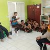 Damaikan dan Bimbing Menuju Jalan Damai Bhabinkamtibmas Lungbenda Fasilitasi Penyelesaian Masalah Perkelahian Pelajar