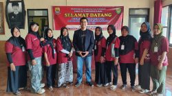 Bangkitkan Jiwa Wirausaha, TMMD ke-129 Kodim 0620/Kab. Cirebon Bekali Ibu-Ibu Desa Luwung Kencana dengan Ilmu Bisnis