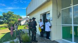 Bakti Sosial dengan masyarakat Pos Muara Nawa Satgas Pamtas RI-PNG Kewilayahan Yonif 645/Gardatama Yudha Bersama Warga Kampung Muara Nawa Dan Distrik Airu