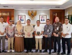 Demi Kesehatan Seluruh Warga Kuningan Wabup Tuti Andriani Dampingi Bupati, Sampaikan Isu Krusial ke Kepala Staf Kepresidenan