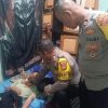 Laporan 110 Direspons Cepat, Polisi Bantu Warga Tak Sadarkan Diri di Tangerang