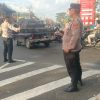 Kapolsek Mengwi Pantau Arus Lalu Lintas dan Awasi Personel Pengaturan di Simpang Wiros