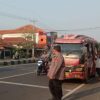 Hadir Sejak Pagi, Polsek Depok Pastikan Aktivitas Warga dan Pelajar Aman serta Lancar