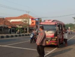 Hadir Sejak Pagi, Polsek Depok Pastikan Aktivitas Warga dan Pelajar Aman serta Lancar