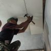 Rumah Semakin Nyaman, Satgas TMMD ke-129 Kodim 0620/Kab. Cirebon Tuntaskan Tahap Pemasangan Plafon RTLH Ibu Wartiyem