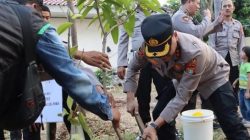Semarak HUT ke-81 RI, Polres Pelabuhan Tanjung Priok Tanam 20 Pohon Bersama Masyarakat