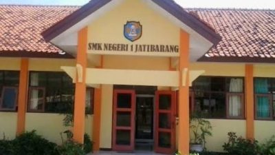 Main Hakim Sendiri: Kepala Sekolah SMKN 1 Jatibarang Dinilai Arogan, Murid Kelas XI Dikeluarkan Tanpa Prosedur