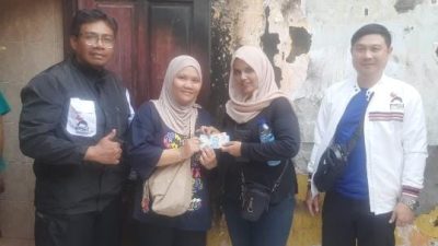 DPRD DKI Josephine Simanjuntak Bersama PSI Salurkan Bantuan untuk Warga Terdampak Kebakaran Pisangan Baru