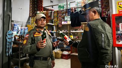 Patroli Polsek Kedokanbunder, Amankan Botol Miras dan Bubarkan Kerumunan Pemuda 