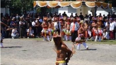 Kolonel Cpl.M Lutfi Hakim.S.E.,M.M., M.Sc : Apresiasi Kegiatan Solidaritas Bencana Di Flores serta festival Budaya Tarian caci Manggarai di Bali