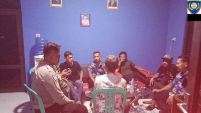 Bhabinkamtibmas Kecapi Bersama Babinsa Sambangi Tokoh Masyarakat Dukuh Semar: Pererat Silaturahmi, Jaga Kondusivitas Harkamtibmas  