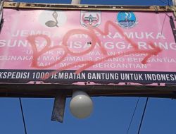 Jembatan Gantung Pramuka: Penghubung Dua Provinsi yang Harus Segera Diganti Jembatan Permanen  