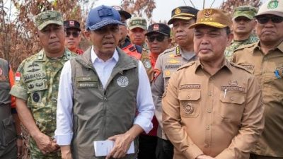 Menhut Raja Antoni Minta Tak Land Clearing : Kondisi Bukan Musim Kering Biasa