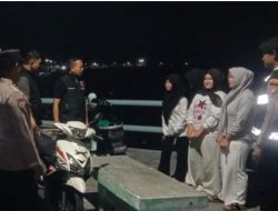 Patroli Malam Jakarta On The Spot di Pulau Tidung, Polisi Perkuat Sosialisasi Layanan Polisi 110 kepada Warga