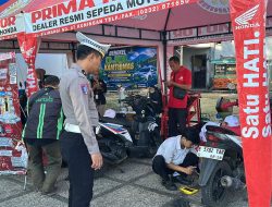 Puluhan Driver Ojol di Kuningan Dapat Servis Motor dan Ganti Oli Gratis dari Polisi