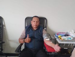 Bhabinkamtibmas Kalibaru Ikut Donor Darah: Menebar Kebaikan, Menjaga Keamanan Bersama