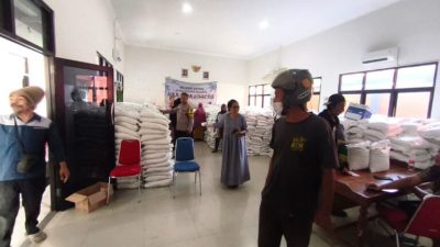 Bhabinkamtibmas Kalijaga Kawal Penyaluran Bansos Beras untuk 900 KPM: Pastikan Tertib, Jaga Kamtibmas