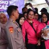 Bhayangkari Peduli dan Polwan Peduli, Korban Kebakaran Muara Angke, Salurkan Ratusan Paket Bantuan