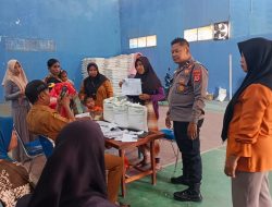 Polsek Astanajapura Polresta Cirebon Monitoring Penyaluran Bantuan Pangan Beras, Sampaikan Imbauan Kamtibmas di Desa Japura Bakti