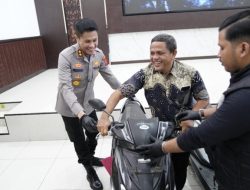 Polres  Indramayu Kembalikan Barang Bukti Kendaraan  Sepeda Motor Ke pemiliknya